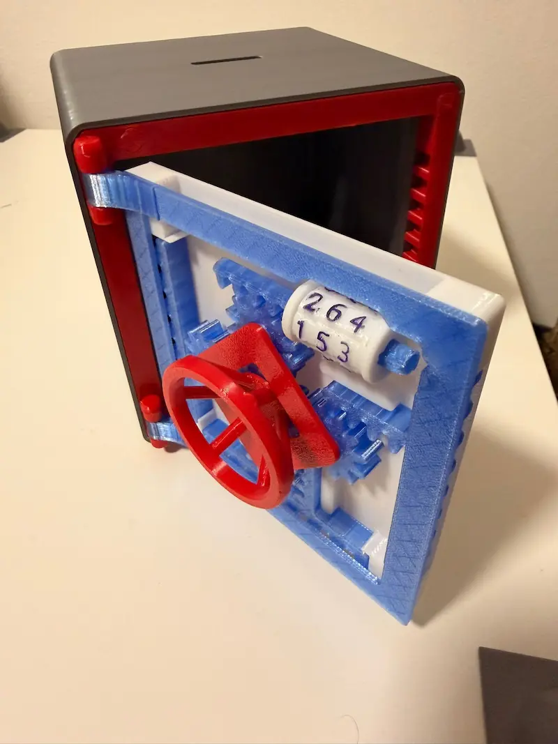 Kasička vytištěná na 3D tiskárně